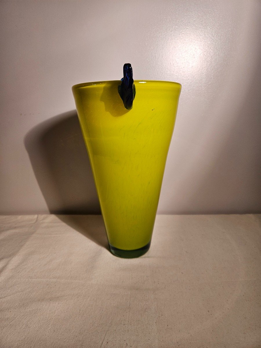 Large Conical Vase In Yellow Glass With Blue Handles Murano Or Czech Height 36 Cm-photo-3