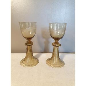 Two Rhine Wine Glasses Roemer In Crystal And Blown Smoked Glass. They Are Engraved With Pampers