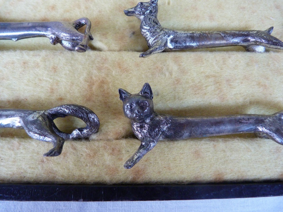 Animal Knife Holders -photo-4