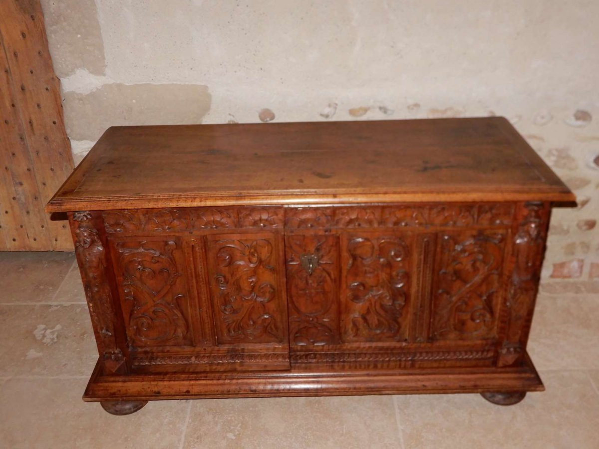 Carved Walnut Chest From XVII Eme-photo-1