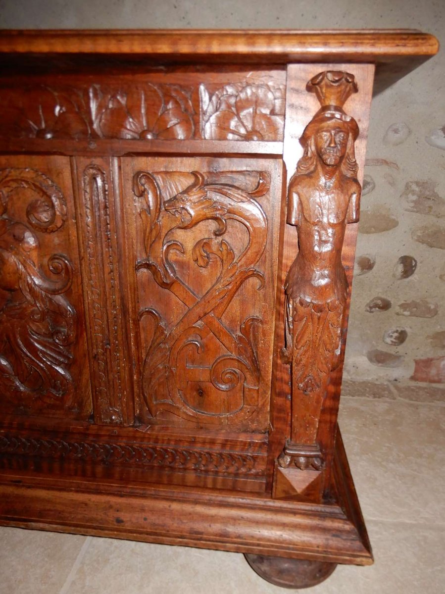 Carved Walnut Chest From XVII Eme-photo-5