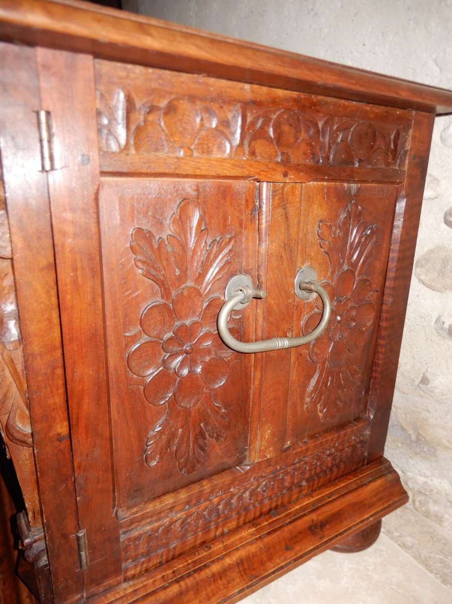 Carved Walnut Chest From XVII Eme-photo-6