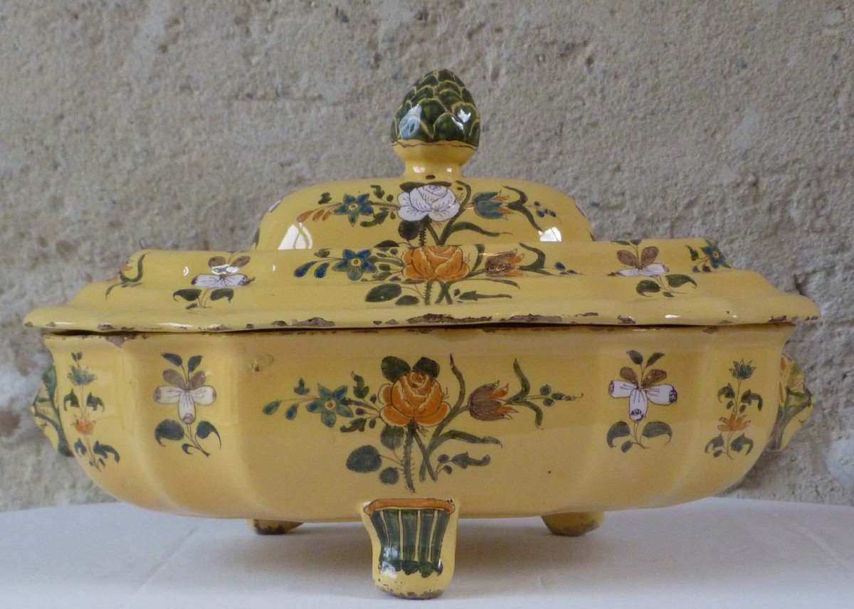 Montpellier Earthenware Soup Tureen-photo-3