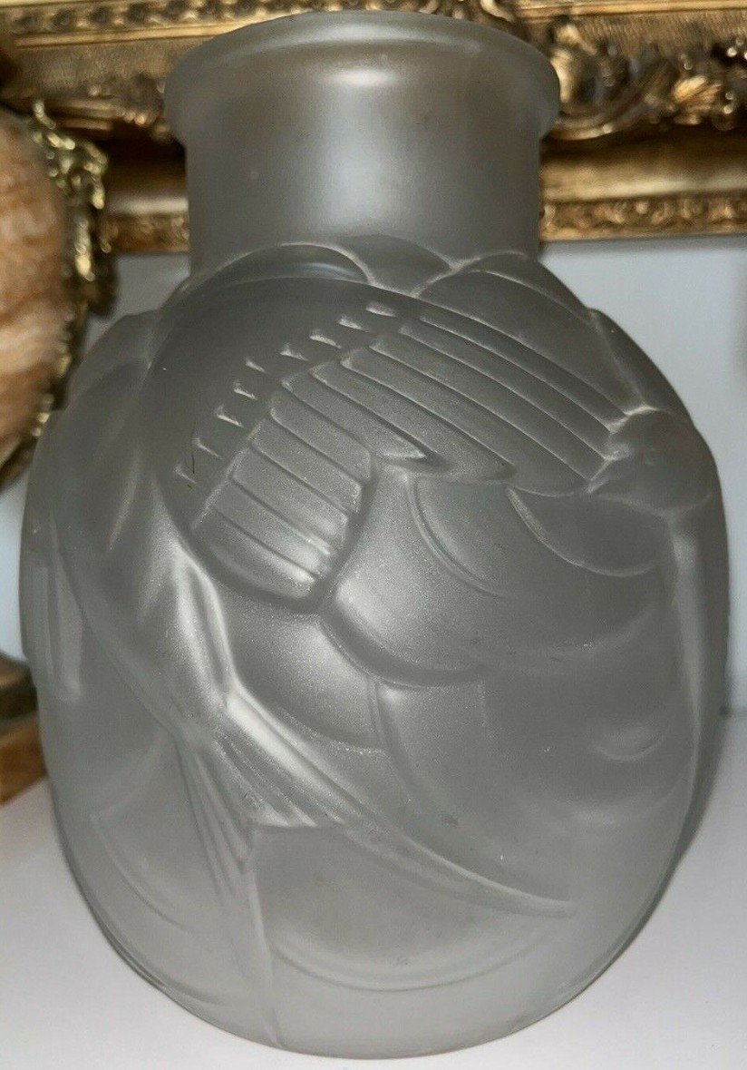 Muller Frères Lunéville Vase With Swallows In Molded Pressed Glass. Art Deco Signed-photo-4