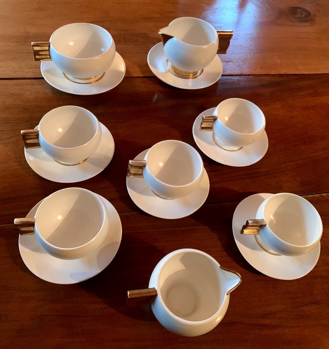 By Robj, Part Of A Tea Service, From The "art Deco" Period, In White Porcelain, Gold Handles And Frétel -photo-1