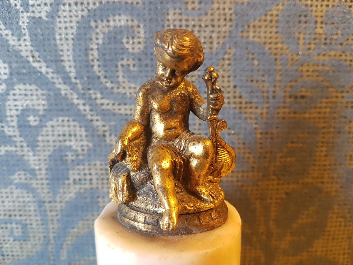 Petit  Putti En Bronze Doré. -photo-2