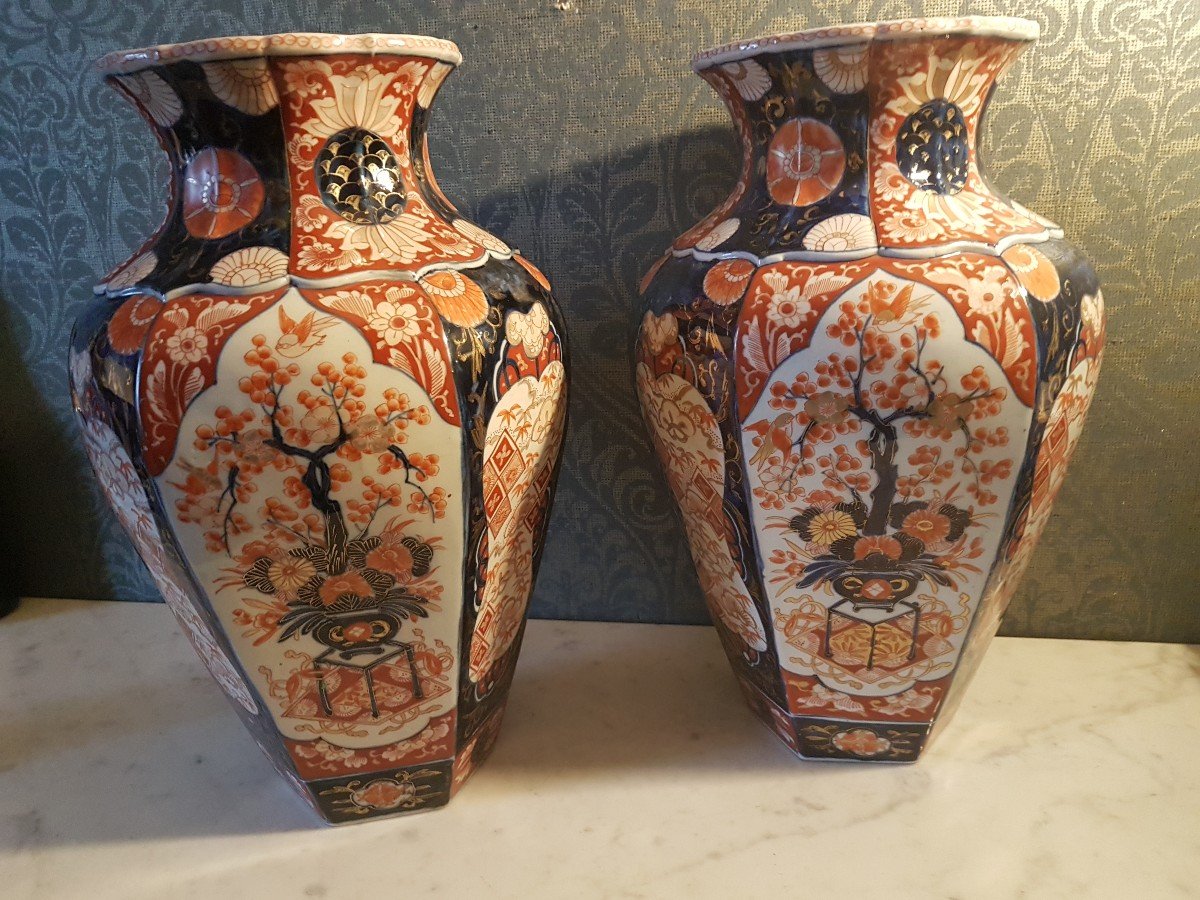 Pair Of Imari Vases - Japan 19th Century, Hexagonal.