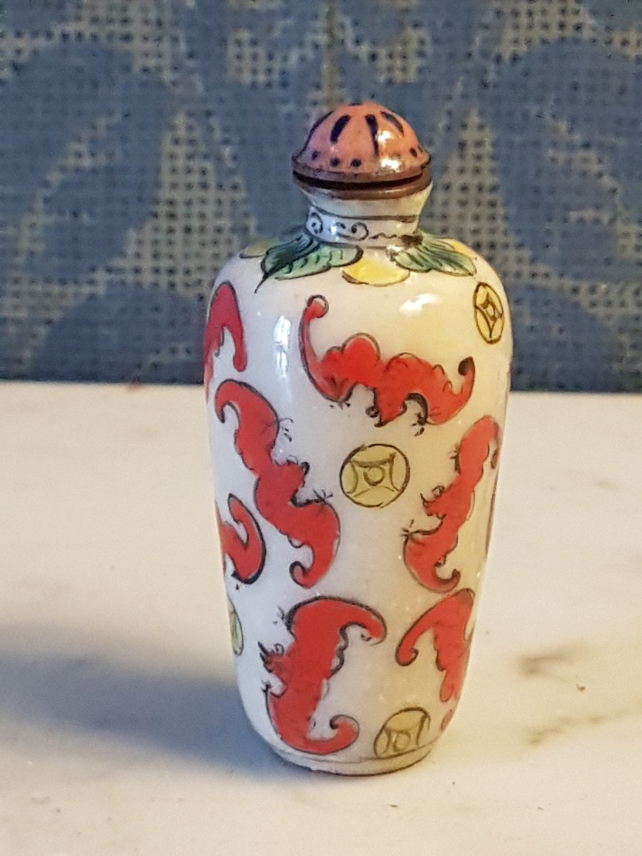 Enameled Snuff Bottle. Chinese 19th Century. 