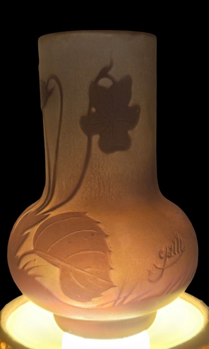 Émile Gallé, vase bulbe en pâte de verre décor de pensées Art nouveau -photo-3