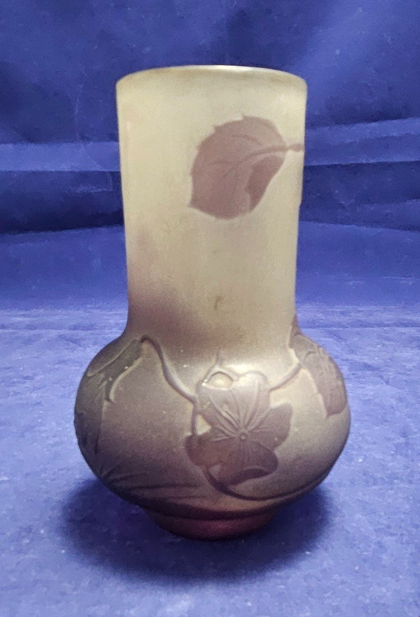 Émile Gallé, vase bulbe en pâte de verre décor de pensées Art nouveau -photo-3