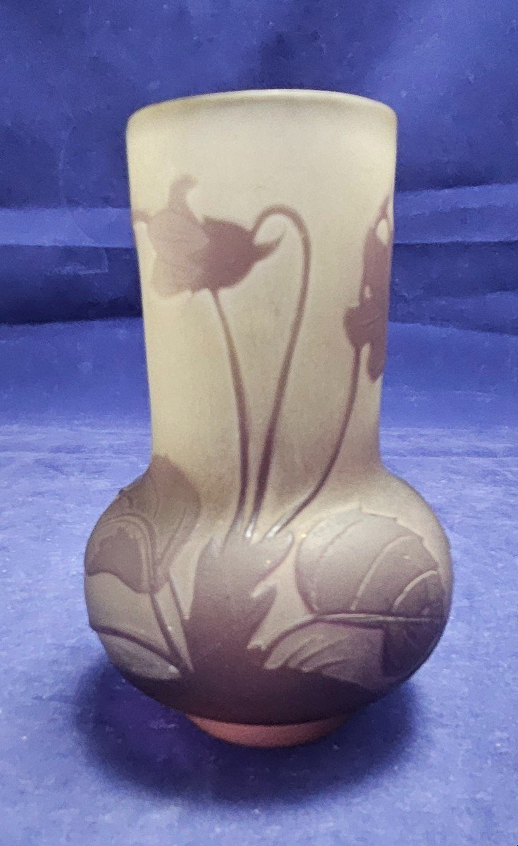 Émile Gallé, vase bulbe en pâte de verre décor de pensées Art nouveau -photo-4