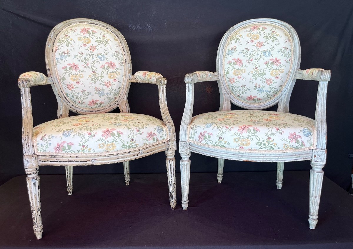 Pair Of Armchairs - Medallions - Louis XVI - France - 18th Century