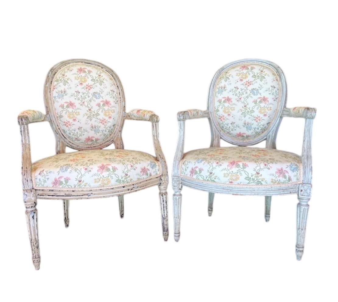 Pair Of Armchairs - Medallions - Louis XVI - France - 18th Century