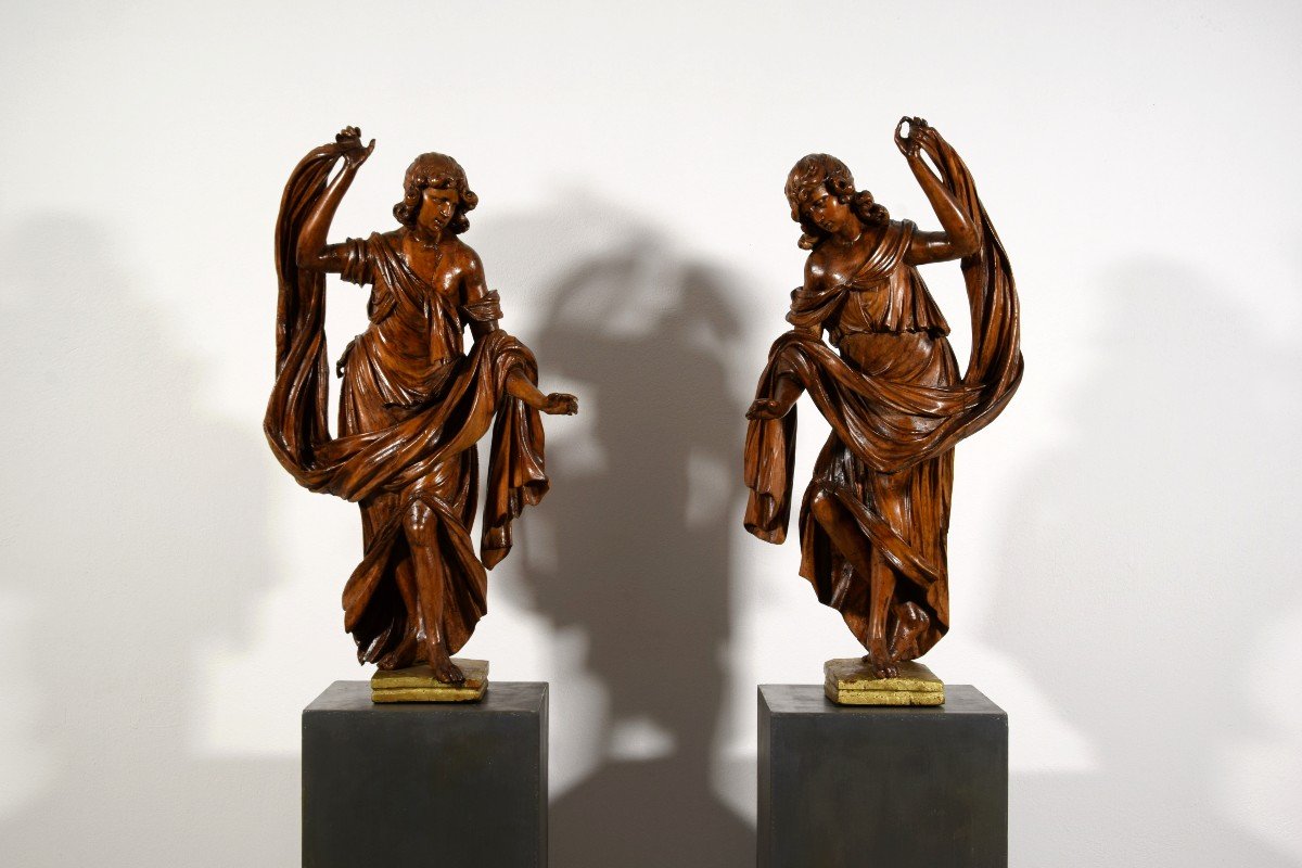 Paire De Sculptures Baroques En Bois De Noyer, Italie, Fin Du XVIIe Siècle