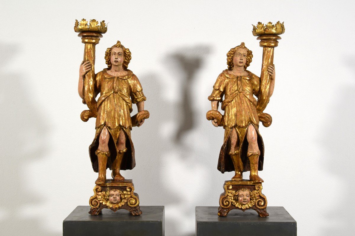 16th Century, Pair Of Italian Lacquered And Gilt Wood Sculptures Torch Holders 