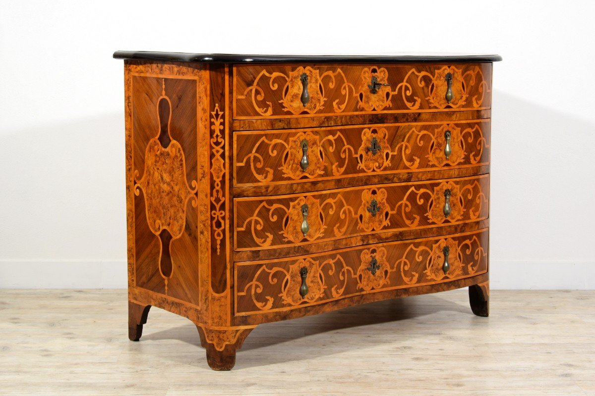 18th Century, Italian Baroque Veneering And Inlays Wood Commode 