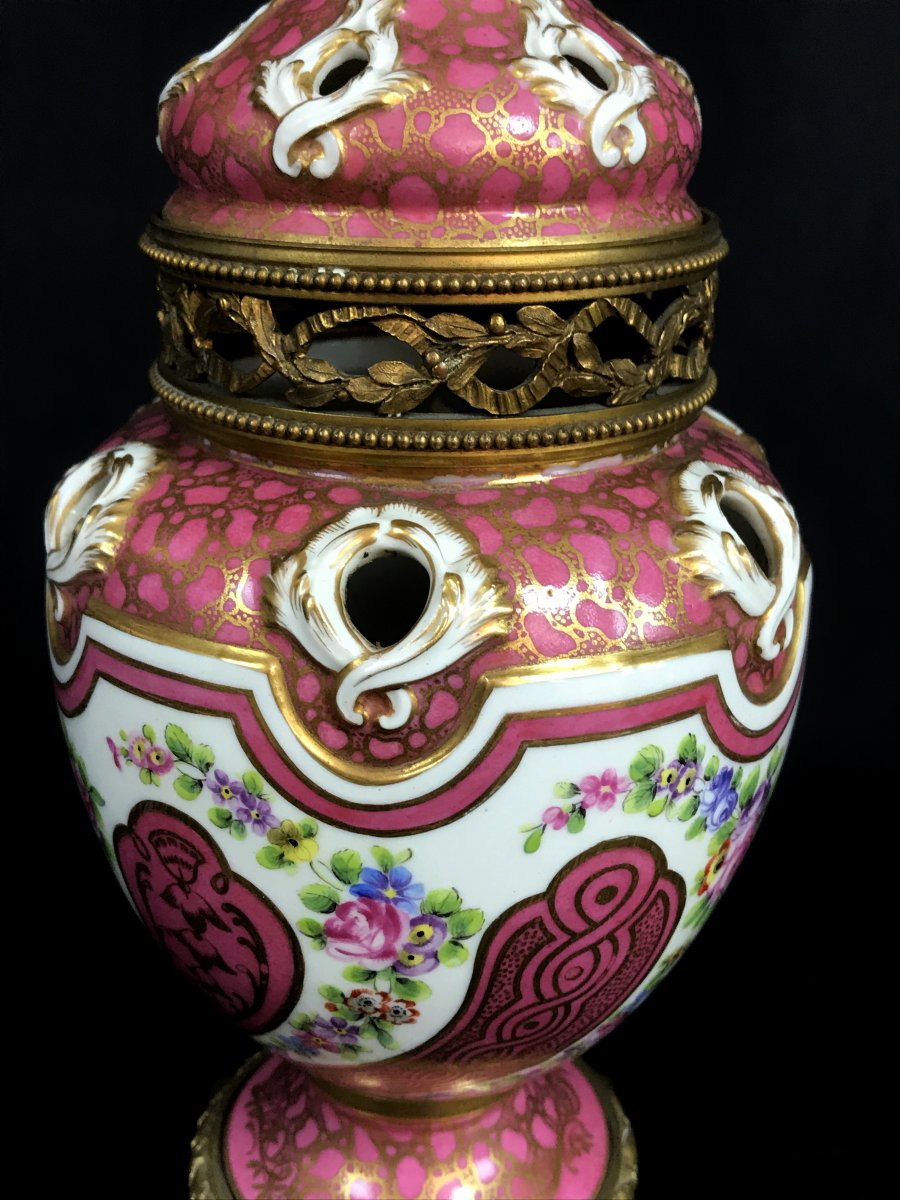 19th Century Polychrome Porcelain And Gilded Bronze Francia Louis XVI Style Perfume Burner -photo-4