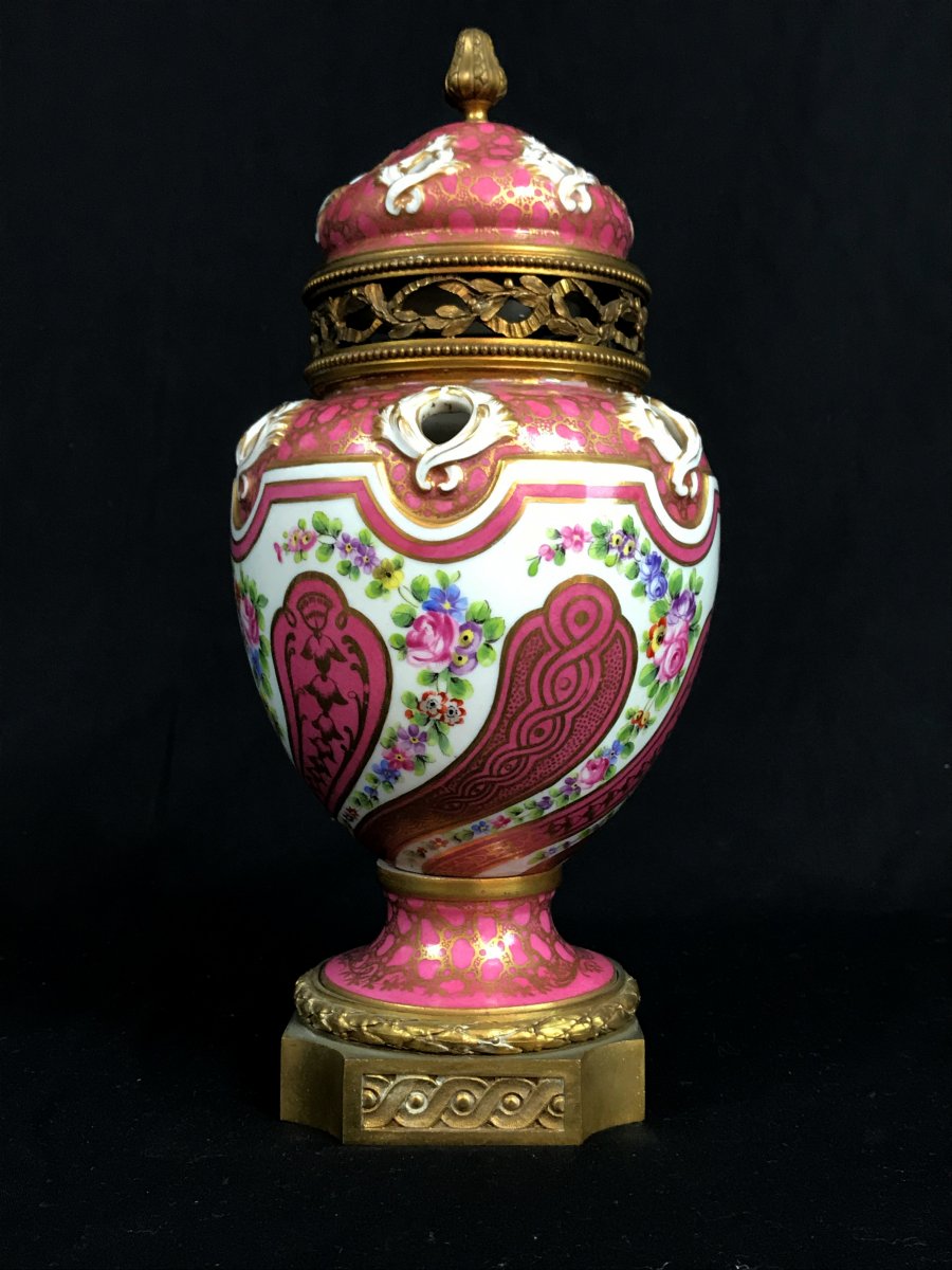 19th Century Polychrome Porcelain And Gilded Bronze Francia Louis XVI Style Perfume Burner -photo-4