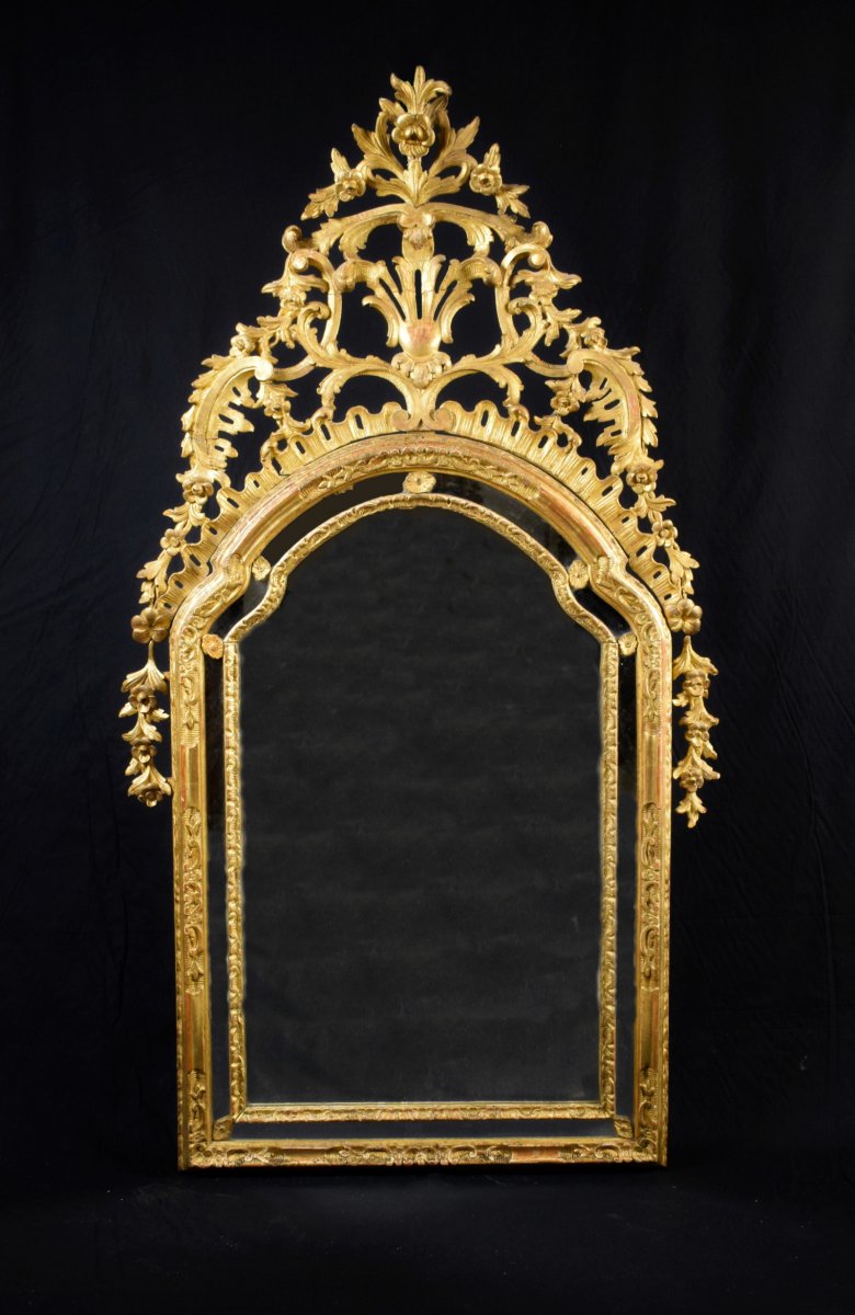 18th Century Italian Carved And Gilded Wood Mirror