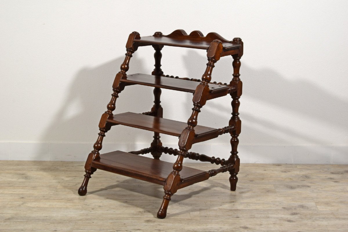 18th Century, Italian Walnut Four Steps Staircase -photo-7