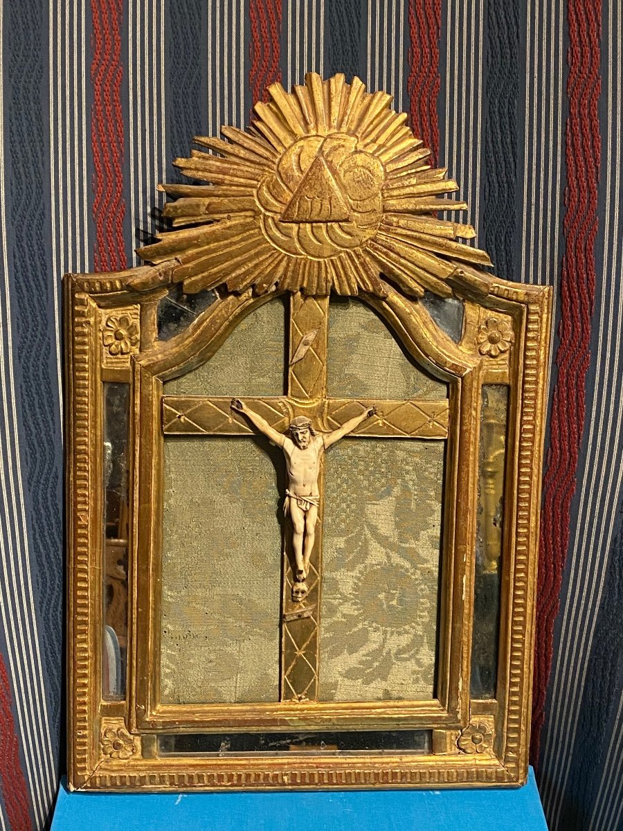 Christ In Bone In Its Frame In Golden Wood With Glazing Bead XVIIth Time.-photo-3