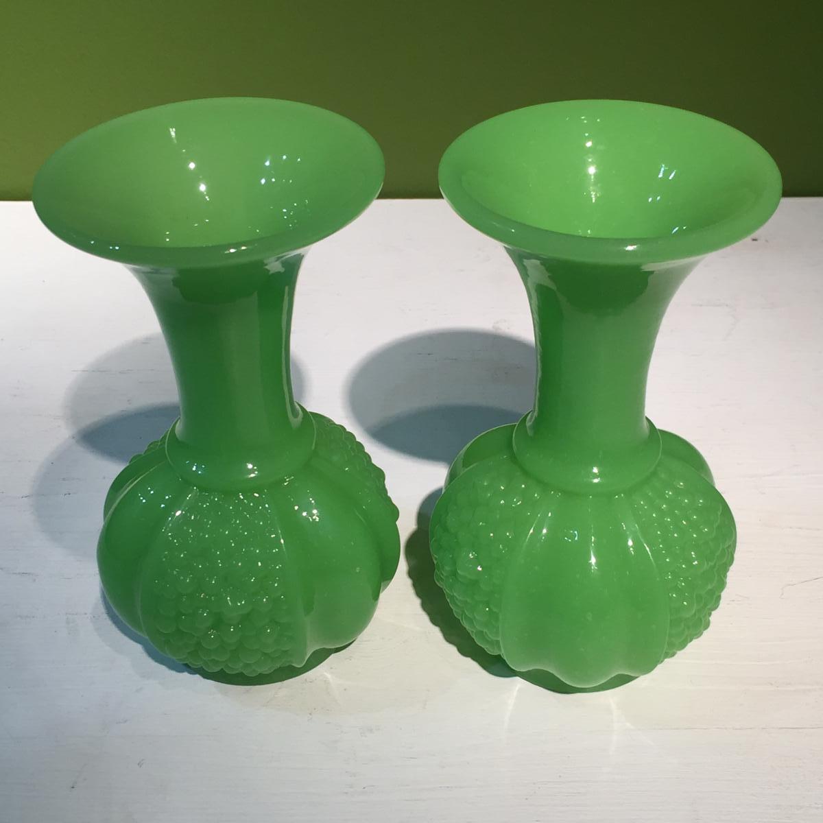 Paire De Vases En Opaline Vert Manufacture De St Louis XIXeme époque Napoleon III.-photo-4
