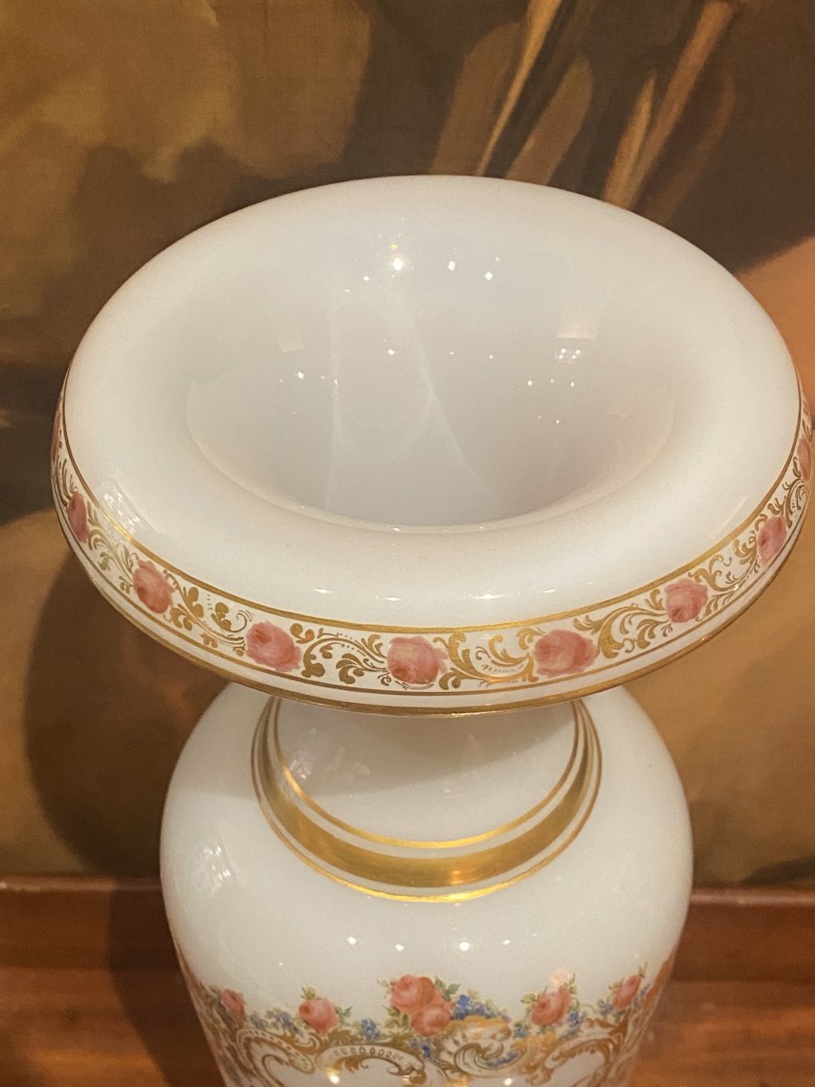 Important Vase In Opaline Soapy XIXth Circa 1840.-photo-2