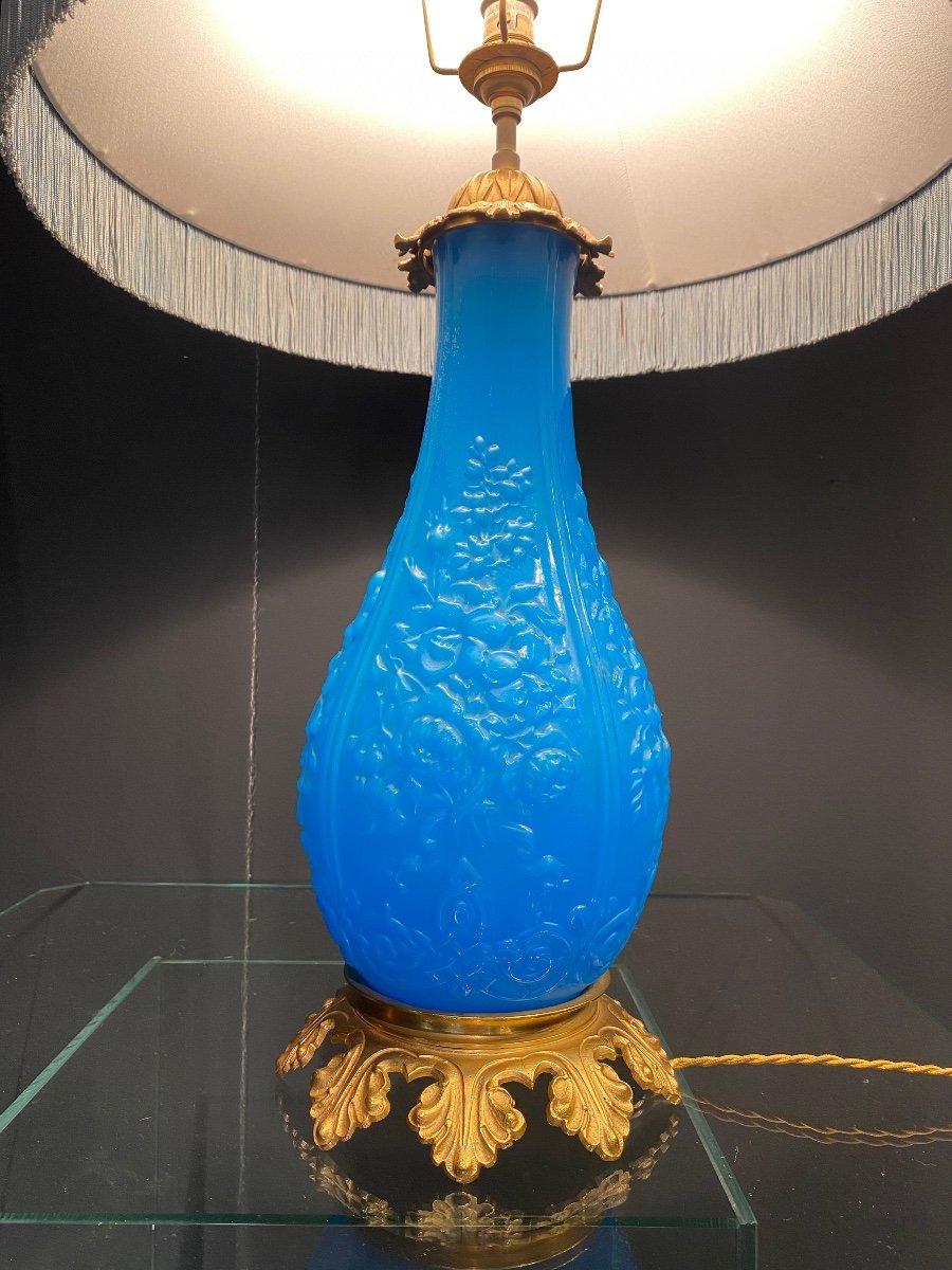 Importante Lampe En Opaline bleu Montée Bronze Ciselé Doré.-photo-1