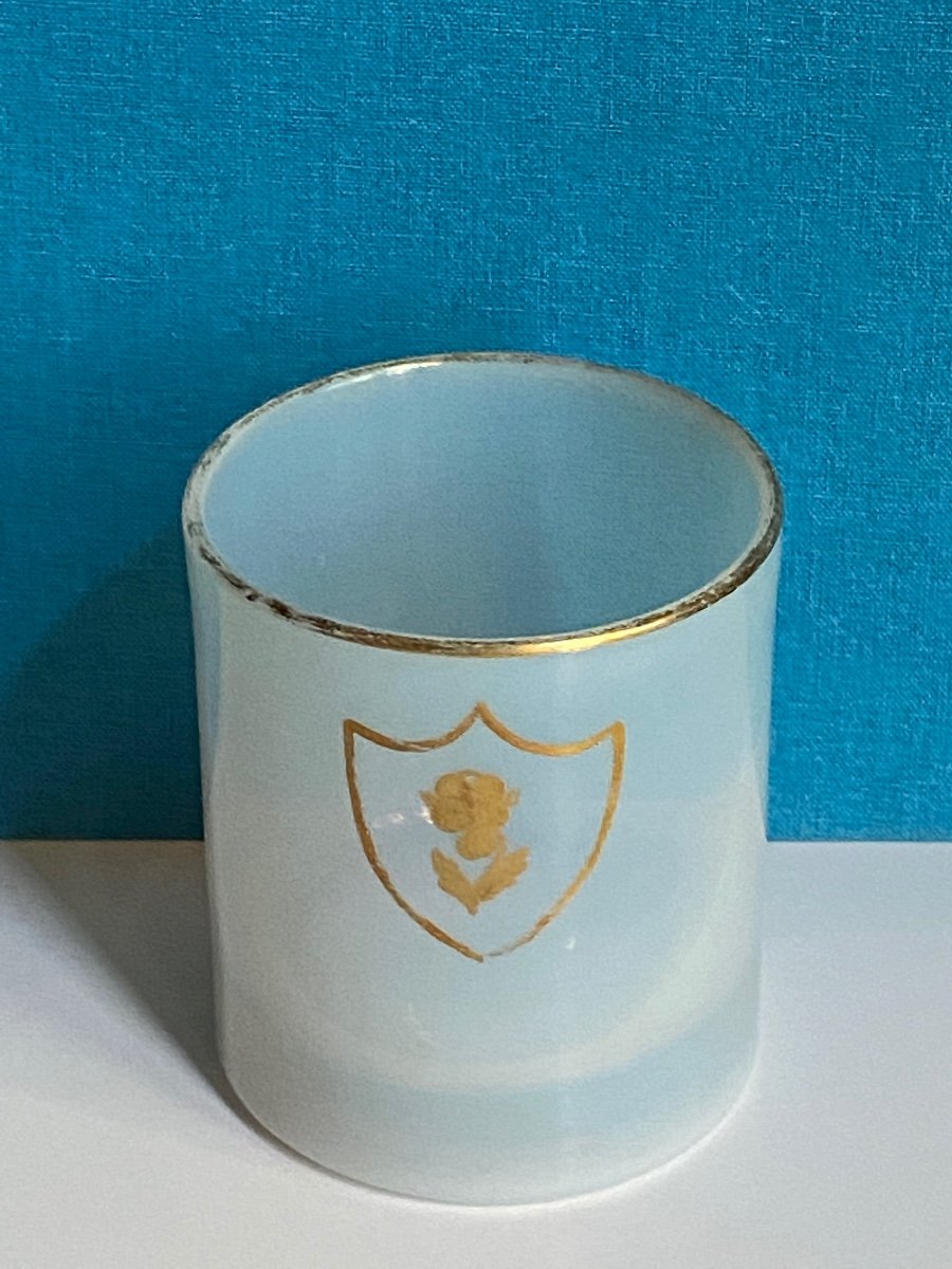 Verre Ou Gobelet En Opaline Savonneuse XIXeme époque Charles X.-photo-1