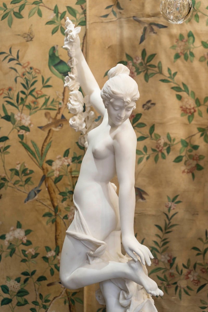 White Marble Sculpture-photo-2