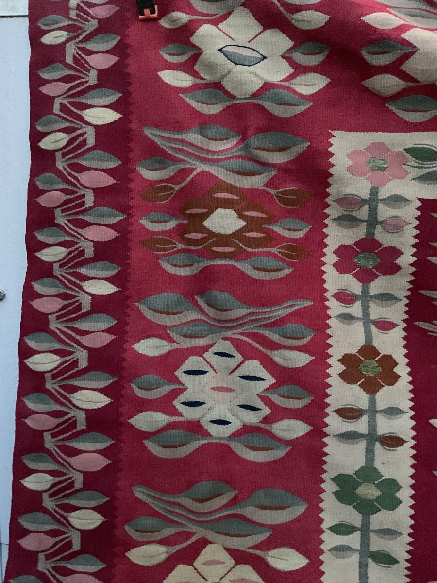 Gorgeous Eastern European Pink Kilim-photo-2