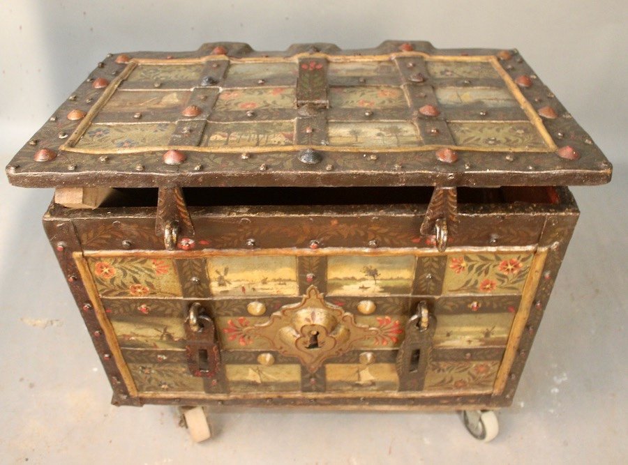 Marine Chest Said "from Nuremberg" XVIIth-photo-3