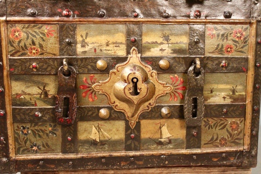 Marine Chest Said "from Nuremberg" XVIIth-photo-4