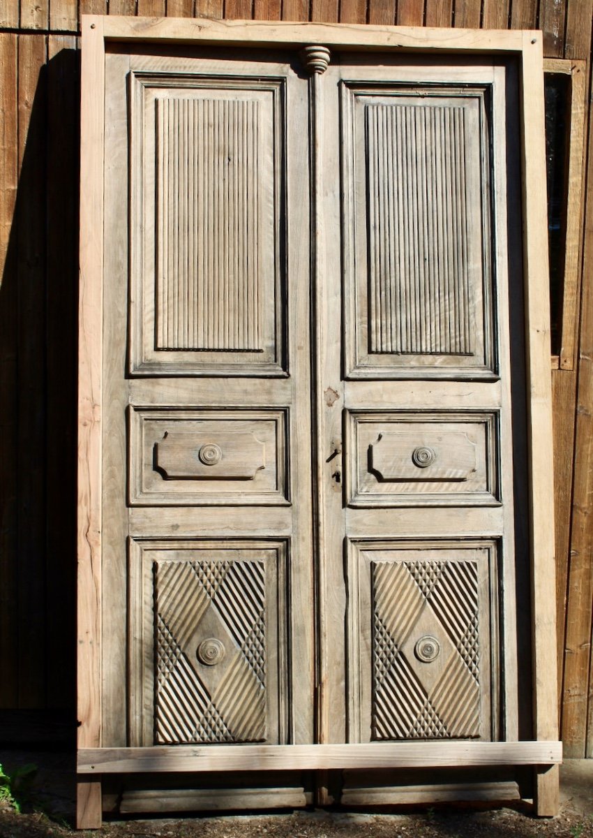 Double Door In Carved Walnut