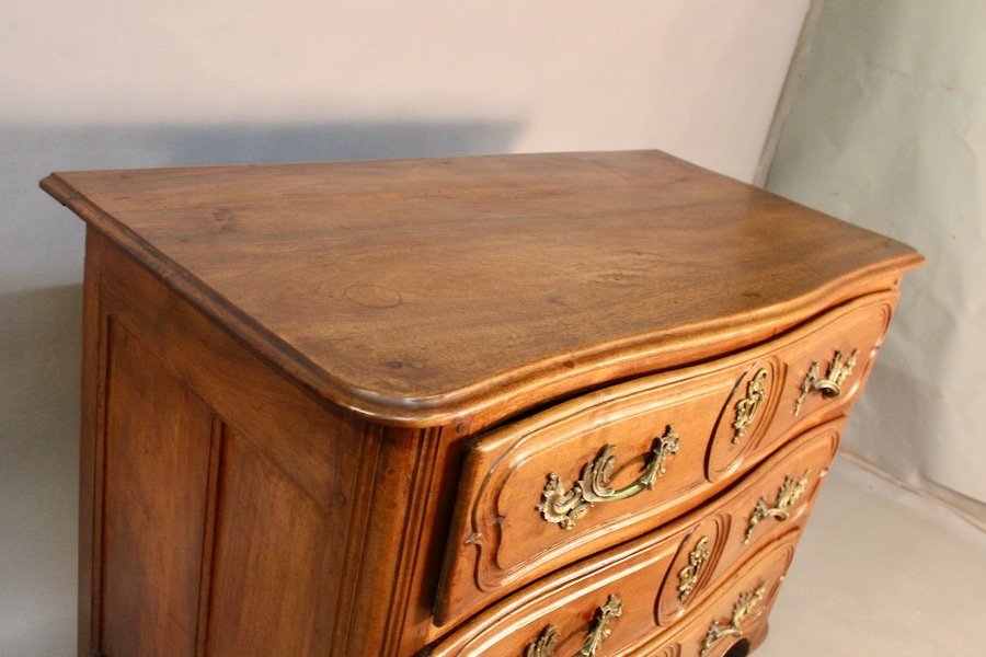 18th Century Lyonnaise Walnut Commode-photo-6