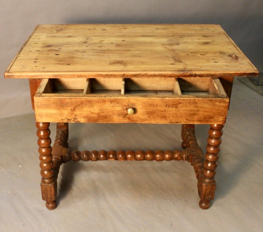 Louis XIII Writing Table With Rosary Feet-photo-4