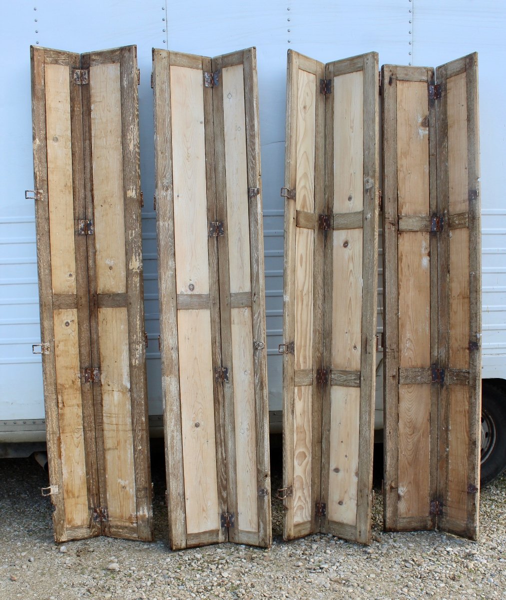 Set Of Two Pairs Of Interior Castle Shutters -photo-1