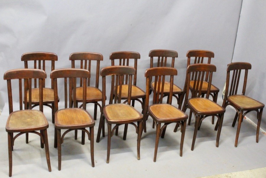 Suite De 11 Chaises De Bistrot De Style Baumann