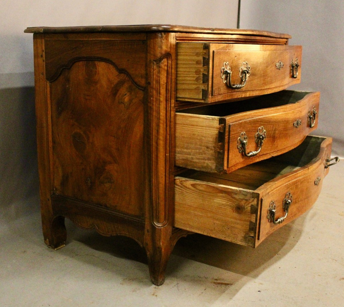 Louis XV Curved Chest Of Drawers In Walnut-photo-3