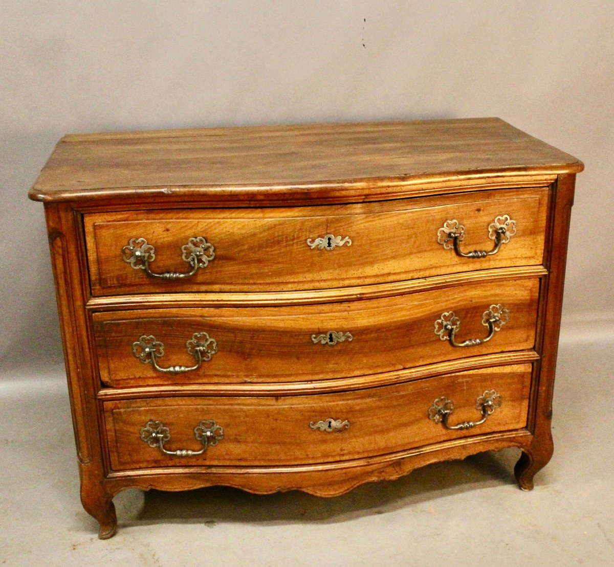 Louis XV Curved Chest Of Drawers In Walnut