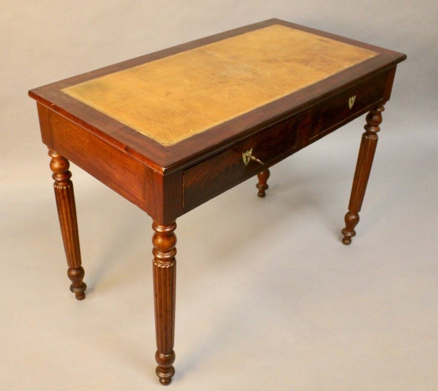 19th Century Mahogany Desk With Leather Top-photo-3