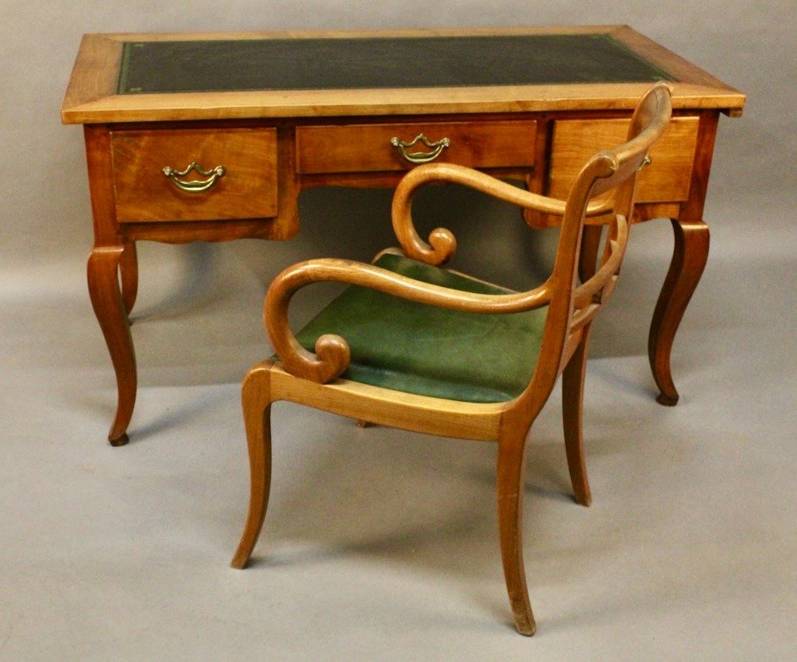 Bureau Plat En Merisier Et Son Fauteuil 