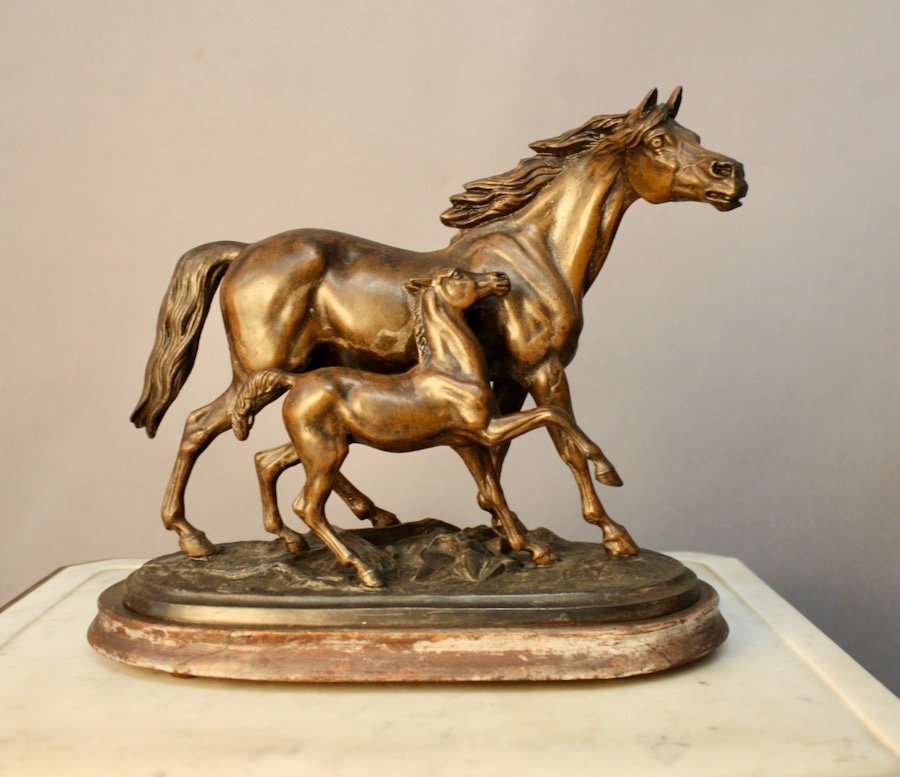 Bronze Sculpture Mare And Foal On Wooden Base -photo-2