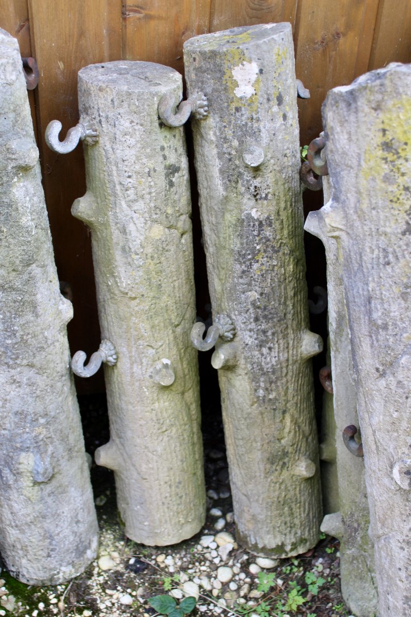 Lot Of 32 Massive Hauteville Stone Posts, Cast Iron Chain-photo-2