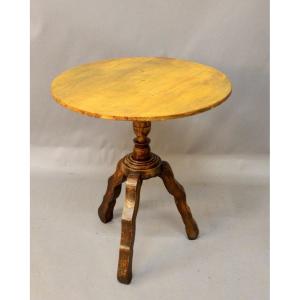 Small Pedestal Table Or Small Side Table On Tripod Base.