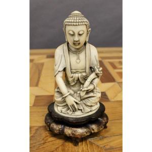 Statuette Ivoire Sur Socle Représentant Bouddha