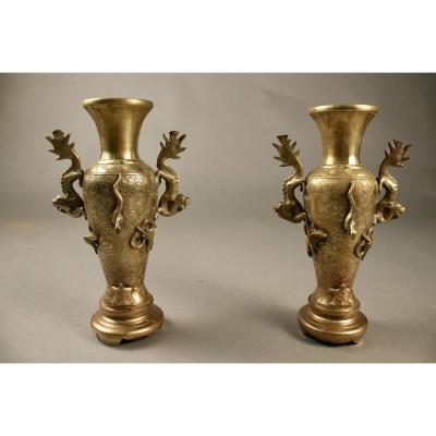 Pair Of Vases In Bronze Japanese Early Twentieth