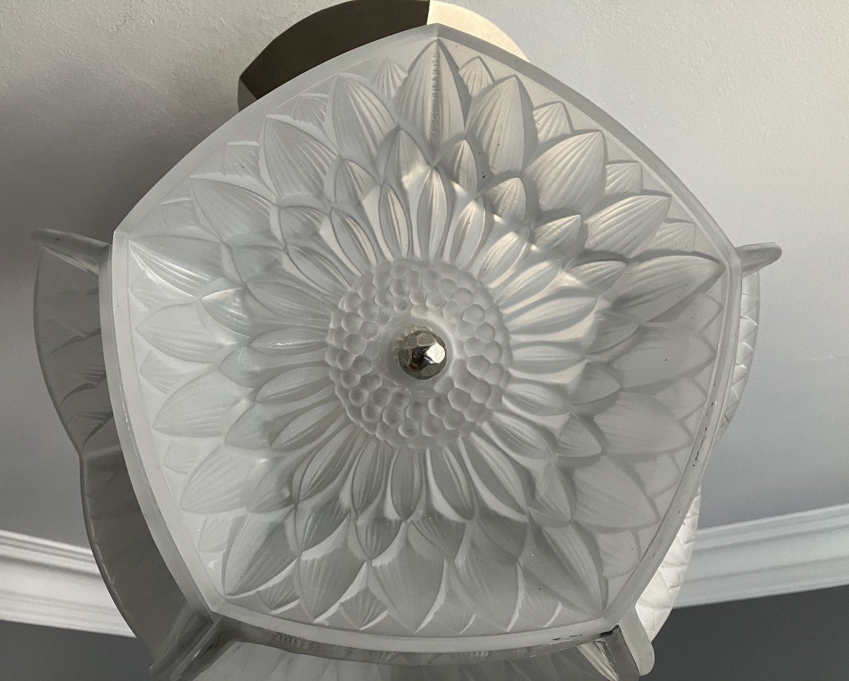 Pierre d'Avesn Sunflower Chandelier In Press-molded Glass And Nickel-plated Bronze Art Deco Circa 1930-photo-1