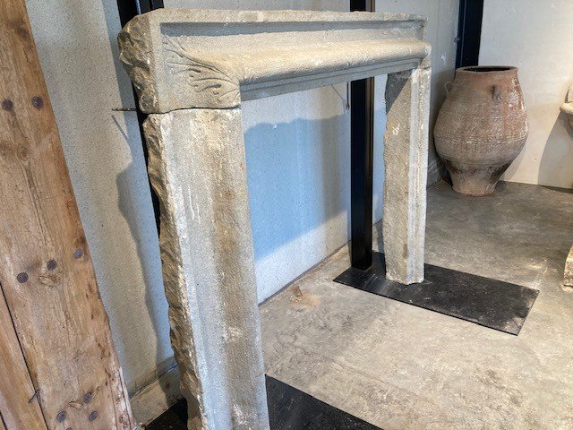 Italian Sandstone Fireplace, 18th Century-photo-2