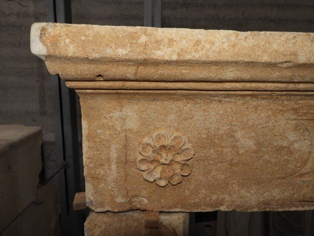 19th Century French Limestone Fireplace-photo-4